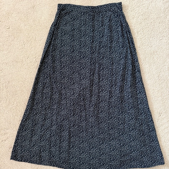Brandy Melville Button up Skirt - Picture 2 of 4